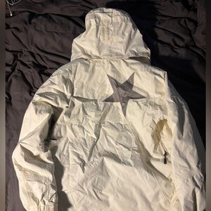 Cream Ski & Snowboard Jacket with Star Design